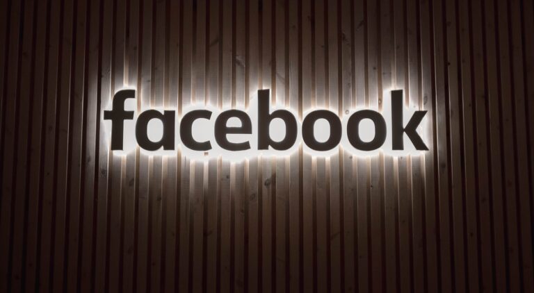 Top 7 Facebook Algorithm Hacks To Increase Engagement [2022]
