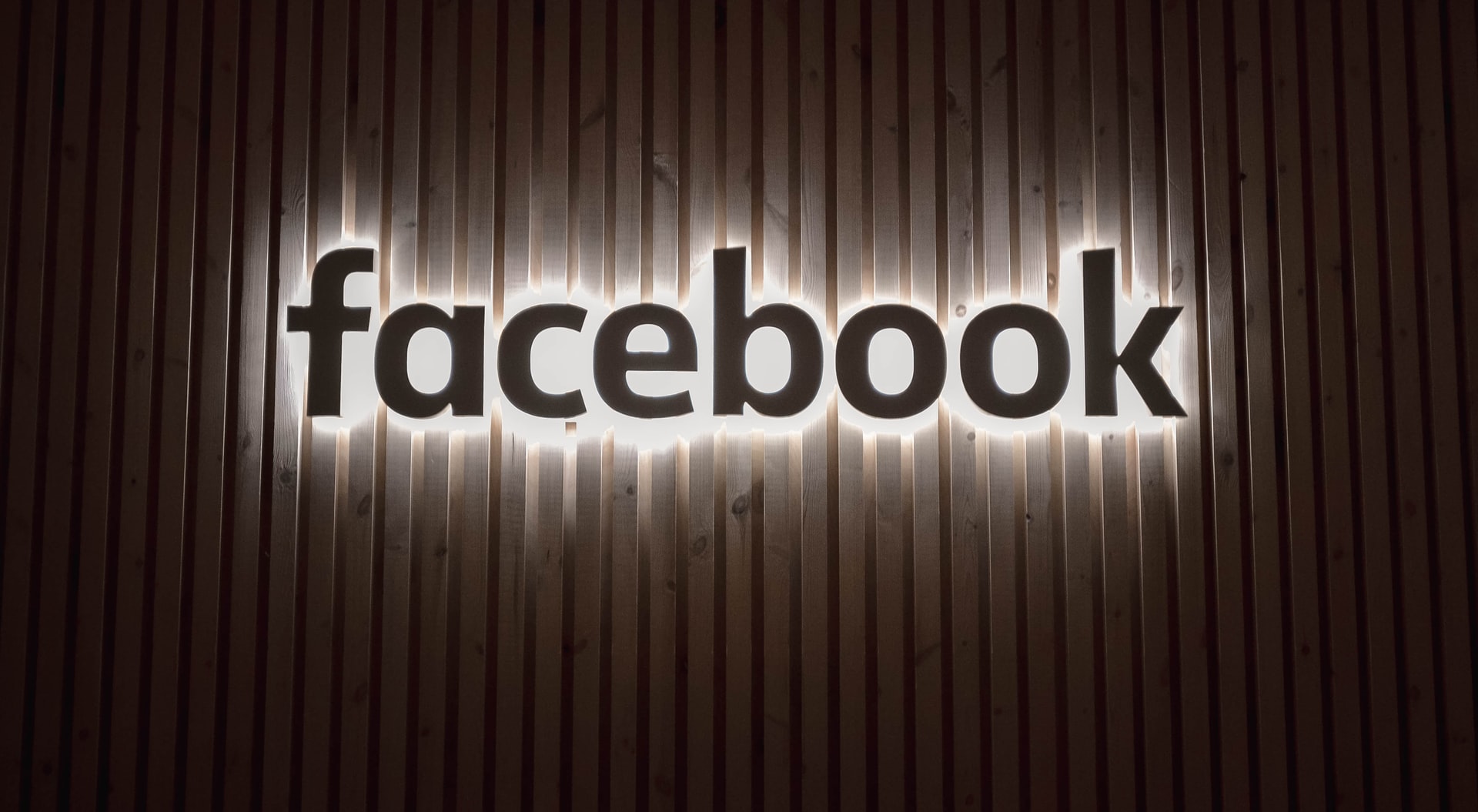 Top 7 Facebook Algorithm Hacks To Increase Engagement [2024]